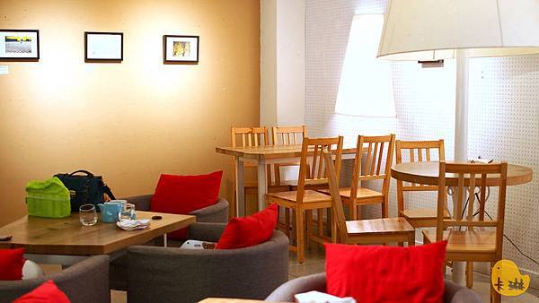 【食記】《akuma caca 可可設計人文咖啡》白色幾何咖啡館-akuma caca 【食記】《akuma caca 可可設計人文咖啡》白色幾何咖啡館-akuma caca