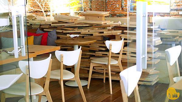 【食記】《akuma caca 可可設計人文咖啡》白色幾何咖啡館-akuma caca 【食記】《akuma caca 可可設計人文咖啡》白色幾何咖啡館-akuma caca