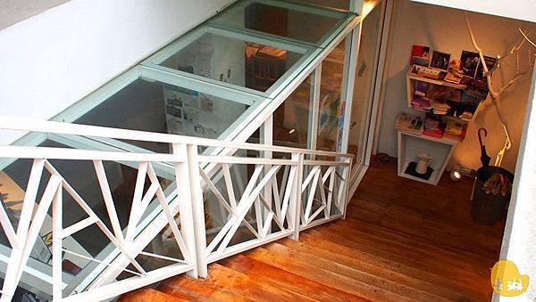 【食記】《akuma caca 可可設計人文咖啡》白色幾何咖啡館-akuma caca 【食記】《akuma caca 可可設計人文咖啡》白色幾何咖啡館-akuma caca