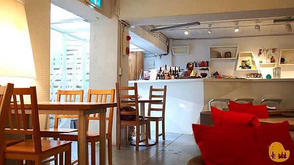 【食記】《akuma caca 可可設計人文咖啡》白色幾何咖啡館-akuma caca 【食記】《akuma caca 可可設計人文咖啡》白色幾何咖啡館-akuma caca