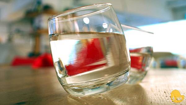 【食記】《akuma caca 可可設計人文咖啡》白色幾何咖啡館-akuma caca 【食記】《akuma caca 可可設計人文咖啡》白色幾何咖啡館-akuma caca