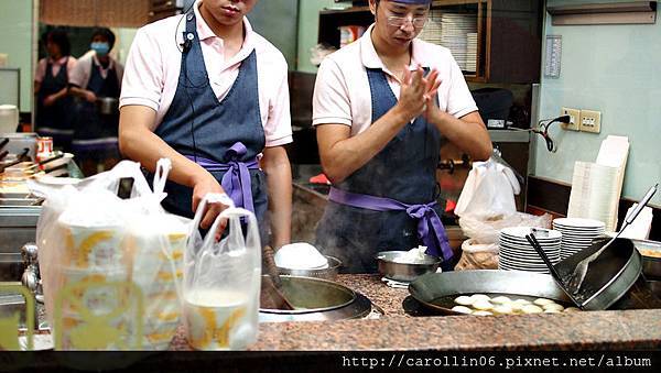 【隨興食記】《雙連圓仔湯》捷運雙連站的排隊甜品-雙連圓仔湯 【隨興食記】《雙連圓仔湯》捷運雙連站的排隊甜品-雙連圓仔湯