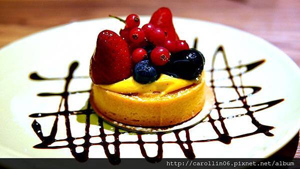 【試吃】《Eat Eat 意義Bistro》藝人常出沒的藝人店-Bistro