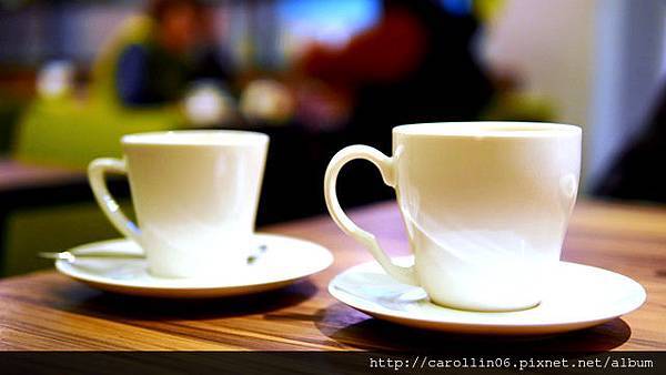 【試吃】《Eat Eat 意義Bistro》藝人常出沒的藝人店-Bistro 【試吃】《Eat Eat 意義Bistro》藝人常出沒的藝人店-Bistro