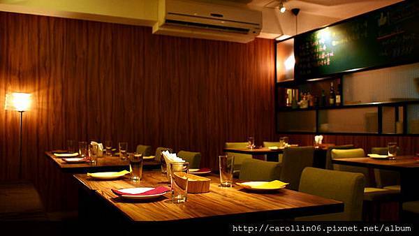 【試吃】《Eat Eat 意義Bistro》藝人常出沒的藝人店-Bistro