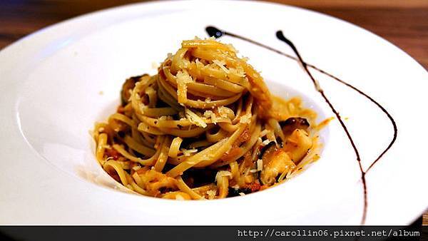 【試吃】《Eat Eat 意義Bistro》藝人常出沒的藝人店-Bistro