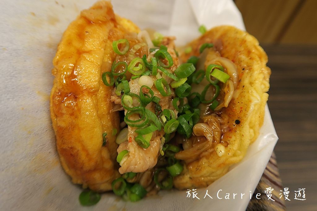 IMG_5800.jpg - 【新北中和】二子山鳥巢麵堡 中安店~拉麵變身漢堡麵包‧肉片鮮嫩多汁