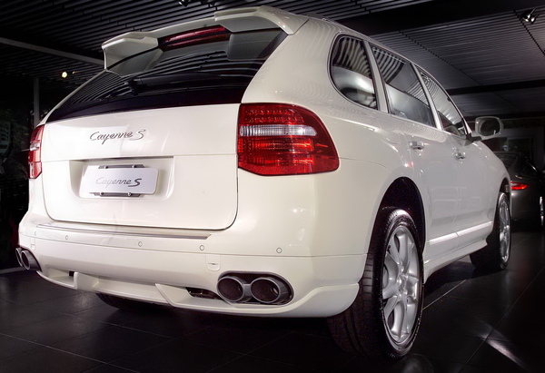 Porsche Cayenne Sport Design Package. Sport Design Package為保時捷所