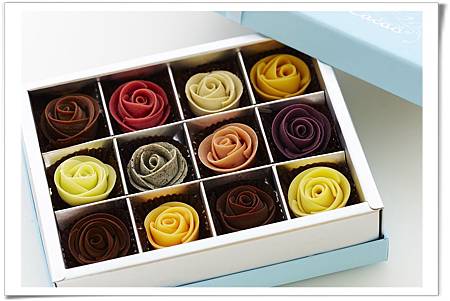 12入藏愛玫瑰巧克力禮盒