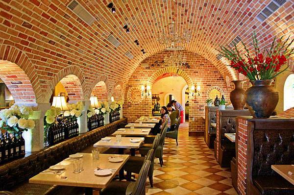 小義大利 little Italy(中華店):太浪漫了! 猶如漫步在濃濃異國風酒窖內享受美好食光‧Little Italy小義大利莊園 小義大利 little Italy(中華店):太浪漫了! 猶如漫步在濃濃異國風酒窖內享受美好食光‧Little Italy小義大利莊園