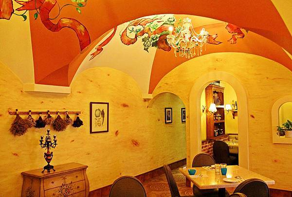 小義大利 little Italy(中華店):太浪漫了! 猶如漫步在濃濃異國風酒窖內享受美好食光‧Little Italy小義大利莊園 小義大利 little Italy(中華店):太浪漫了! 猶如漫步在濃濃異國風酒窖內享受美好食光‧Little Italy小義大利莊園