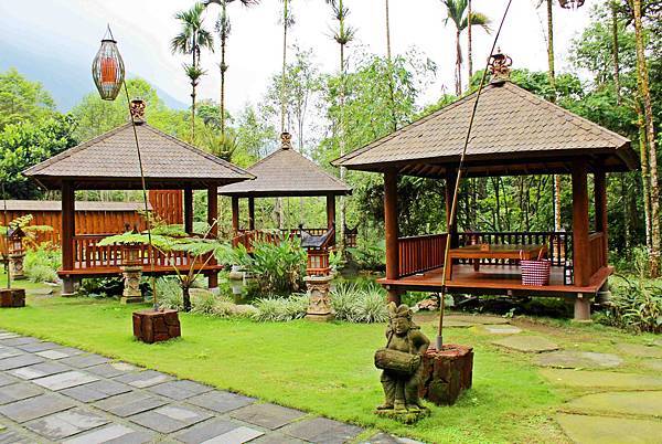 烏布雨林峇里島主題餐廳：群山圍繞隱身深山中，道地南洋異國峇里島風情‧烏布雨林主題餐廳
