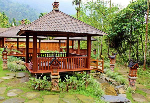 烏布雨林峇里島主題餐廳：群山圍繞隱身深山中，道地南洋異國峇里島風情‧烏布雨林主題餐廳