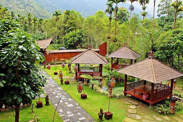 烏布雨林峇里島主題餐廳：群山圍繞隱身深山中，道地南洋異國峇里島風情‧烏布雨林主題餐廳