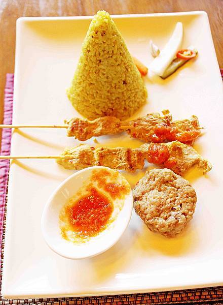 烏布雨林峇里島主題餐廳：群山圍繞隱身深山中，道地南洋異國峇里島風情‧烏布雨林主題餐廳