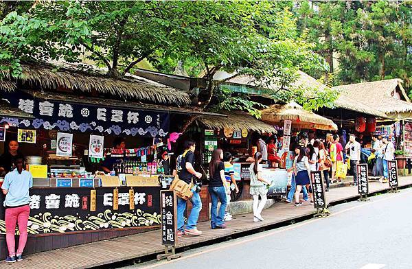 溪頭妖怪村：快來抓妖怪～濃濃異國風情的東洋fu日本觀光街．松林町