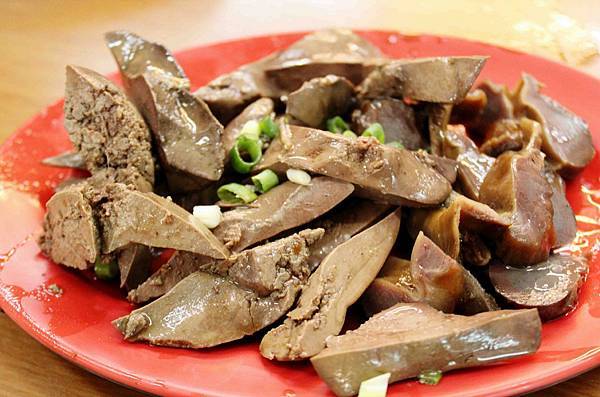 雲林必吃老店美食～「阿海師鴨肉麵線」滷鴨翅/鴨血/鴨肝，好吃