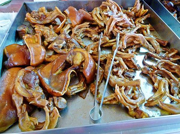 雲林必吃老店美食～「阿海師鴨肉麵線」滷鴨翅/鴨血/鴨肝，好吃