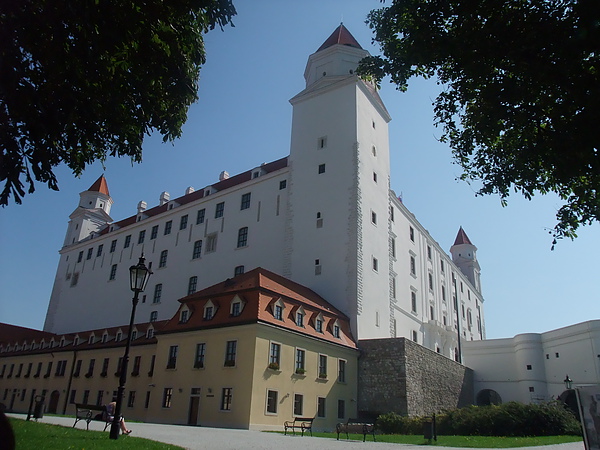 Bratislavaský Hrad布拉提斯拉瓦城堡.JPG