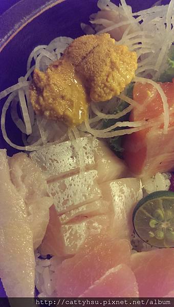 豪華生魚片蓋飯,海膽 豪華生魚片蓋飯,海膽