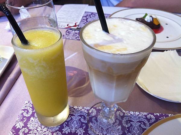 現打果汁與冰拿鐵