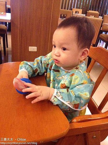 副食品用具 圍兜分享 & 評比