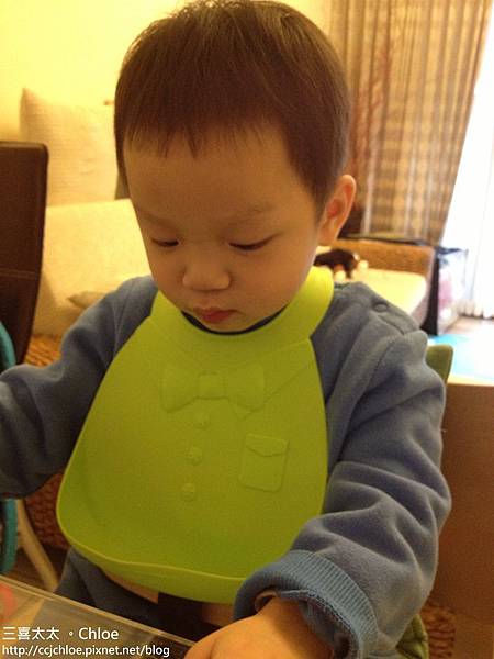 副食品用具 圍兜分享 & 評比 