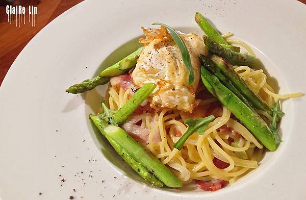 蔗燻培根蘆筍奶油義大利麵佐酥炸半熟水波蛋1 蔗燻培根蘆筍奶油義大利麵佐酥炸半熟水波蛋1