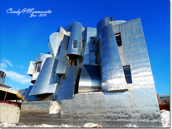 Frederick R Weisman Art Museum-01.jpg Frederick R Weisman Art Museum-01.jpg
