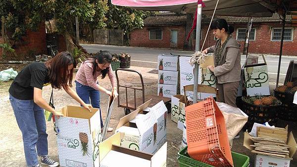 11021204_926740914024883_1127821528314790837_n 【工作坊】到民間去