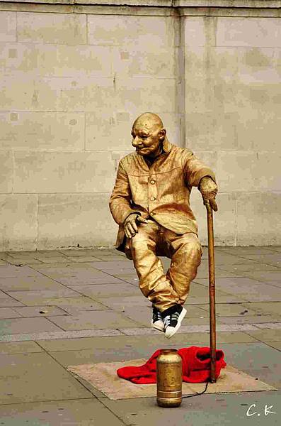 NG3 street performer