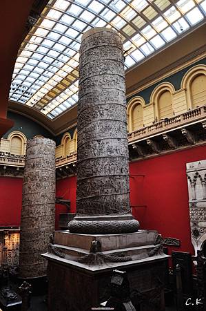 Victoria & Albert Museum sculpture