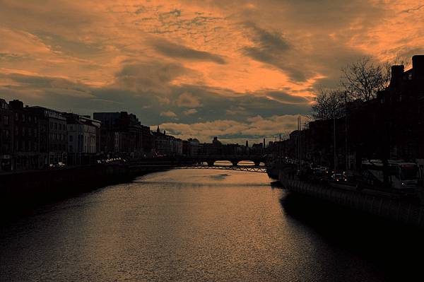 river liffey.jpg river liffey.jpg