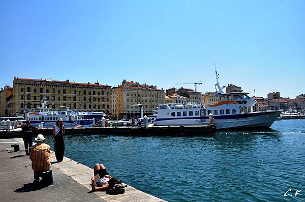 Marseille old harbor 3.jpg