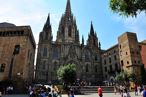 Catedral de Barcelona 1.jpg Catedral de Barcelona 1.jpg