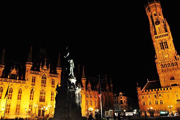 brugge tower night 2.jpg brugge tower night 2.jpg