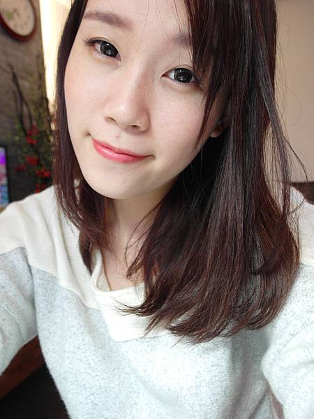 SAM_5810 【染髮】FIN中山總店:秋冬新髮色,深棕帶點神祕的紫色,氣質都回來了。