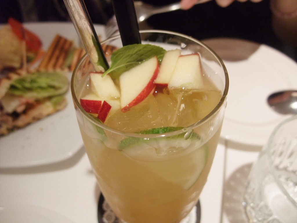 ▼冰酿蜂蜜苹果茶 $140