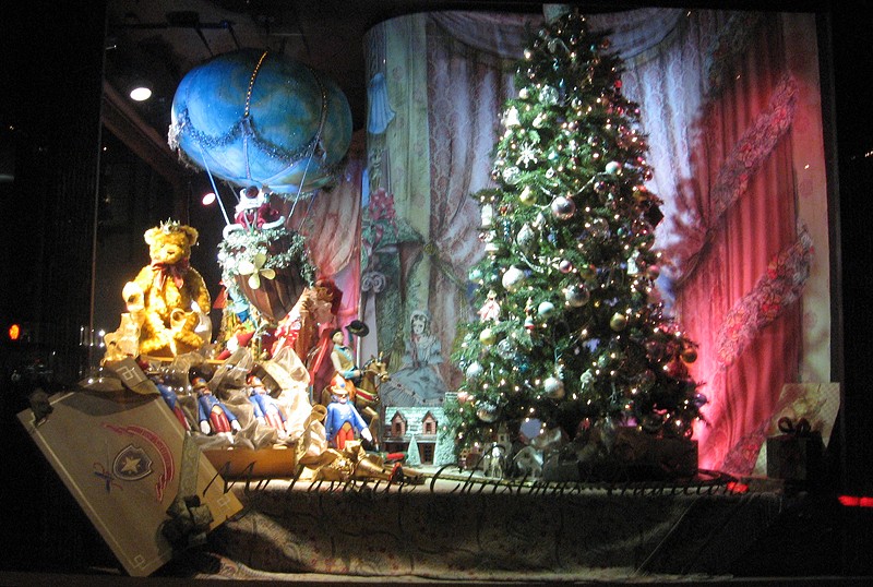 Christmas windows 071.jpg