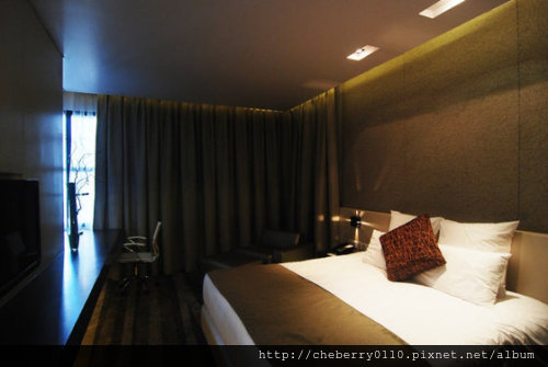 Holiday-Inn-Bangkok-Sukhumvit-22-photos-Room-Gästezimmer-mit-Kingsize-Bett