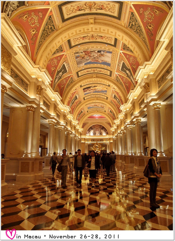 【2011澳門3天2夜】Day1葡式料理安東尼奧餐廳→大利來記澳門馳名豬扒包、咖哩魚丸→官也街→維尼斯人酒店→大運河中心→安德魯蛋塔 - 第25張圖