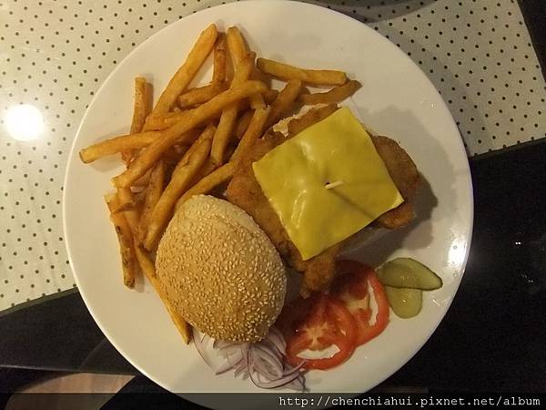 100-06-27 士林What's Burger003.jpg 100-06-27 士林What's Burger003.jpg