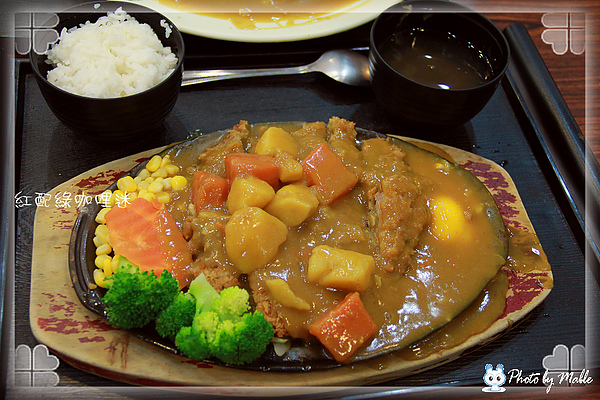 炸豬排咖哩。白飯。湯.jpg 炸豬排咖哩。白飯。湯.jpg