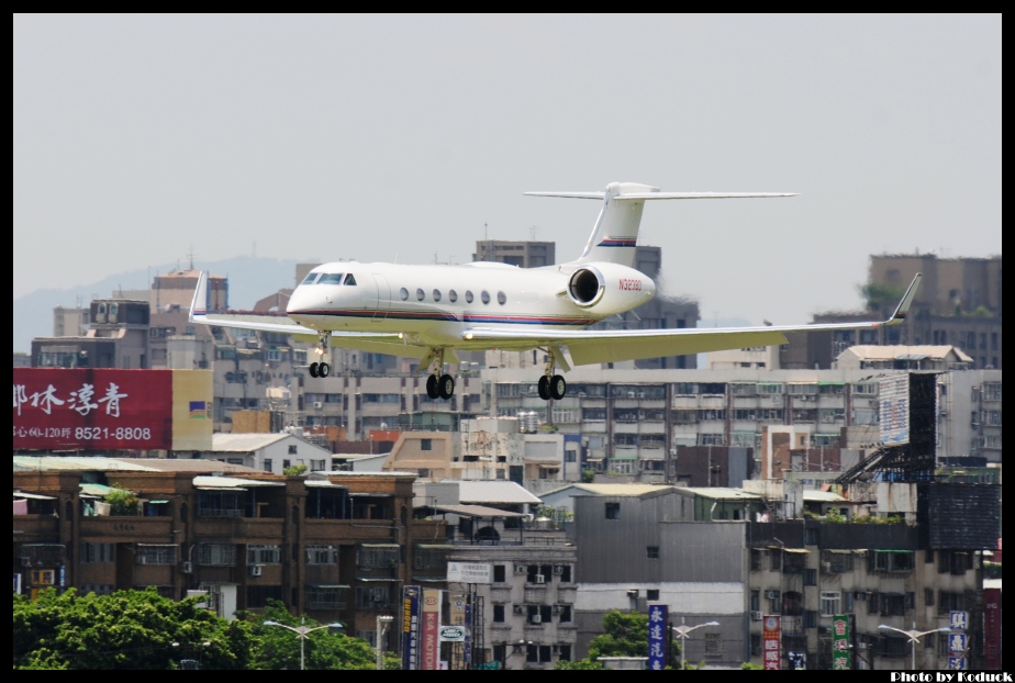 Private Gulfstream G550(N323BD)@RCSS_1(2)_20120522