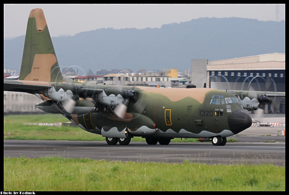 ROCAF Lockheed Martin C-130H(1320)@RCSS_2(2)_20120525