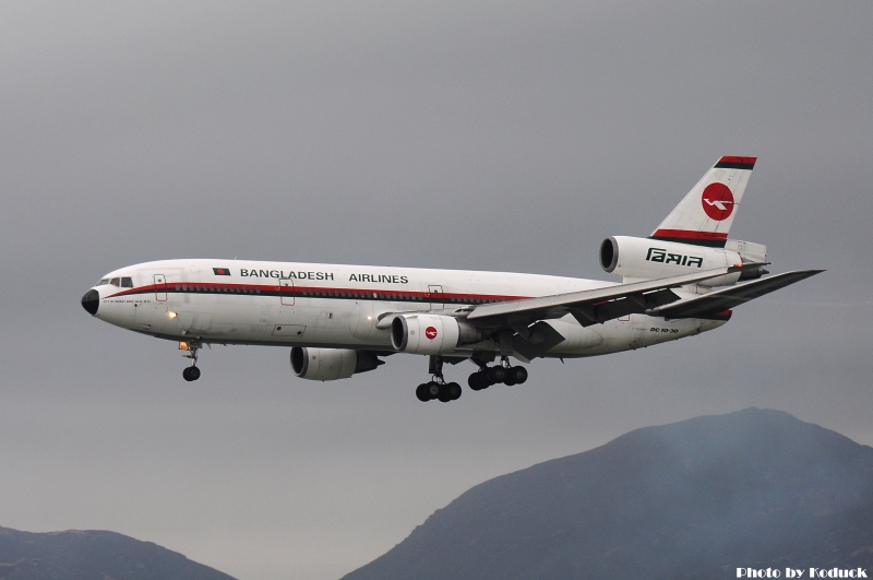Biman Bangladesh DC-10-30(S2-ACO)@VHHH_1(2)_20100625.jpg Biman Bangladesh DC-10-30(S2-ACO)@VHHH_1(2)_20100625.jpg