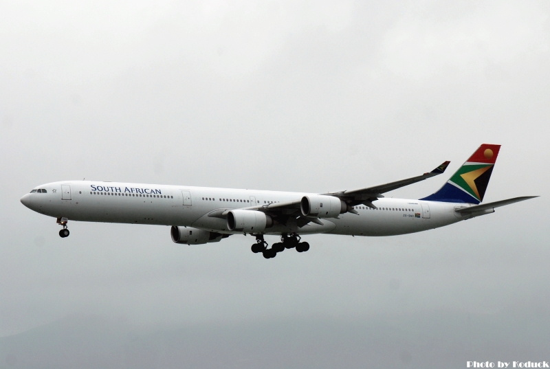 South African Airways A340-642(ZS-SND)@VHHH_1(2)_20100625.jpg South African Airways A340-642(ZS-SND)@VHHH_1(2)_20100625.jpg