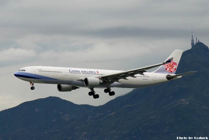 China Airlines A330-302(B-18309)@VHHH_1(2)_20100625.jpg China Airlines A330-302(B-18309)@VHHH_1(2)_20100625.jpg