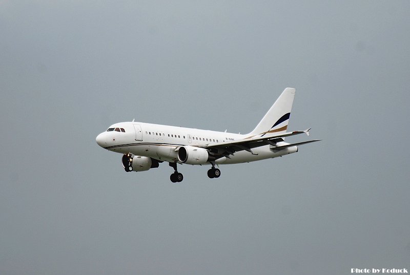 Asia United Business Aviation A318-112 CJ Elite(B-6186)@VVVH_1(2)_20100625.jpg Asia United Business Aviation A318-112 CJ Elite(B-6186)@VVVH_1(2)_20100625.jpg