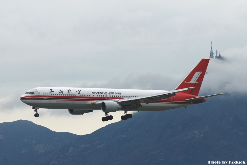 Shanghai Airlines B767-36DER(B-2566)@VHHH_1(2)_20100625.jpg Shanghai Airlines B767-36DER(B-2566)@VHHH_1(2)_20100625.jpg